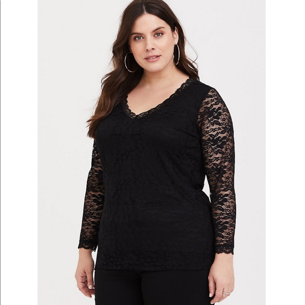 Torrid Black lace tee NWT